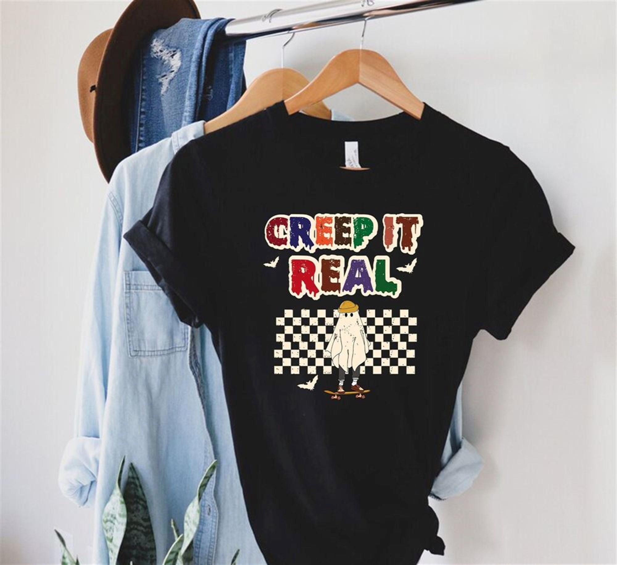 Halloween T-shirt For Women Creep It Real Shirt Cute Ghost Shirt Trendy Retro Fall Shirt Women Fall Graphic Tee Halloween Party Gift
