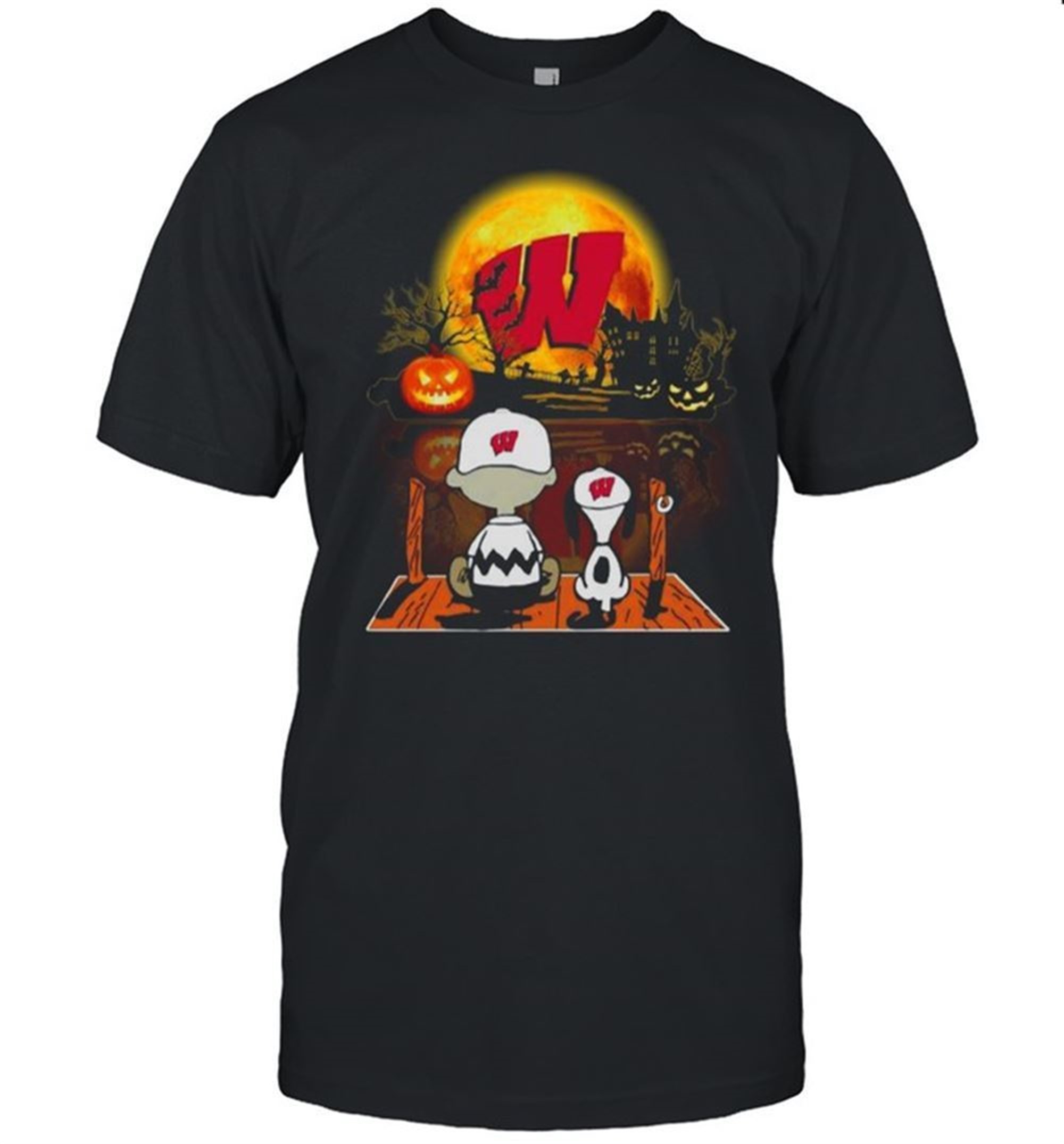 Snoopy And Charlie Brown Pumpkin Wisconsin Badgers Halloween Moon Shirt